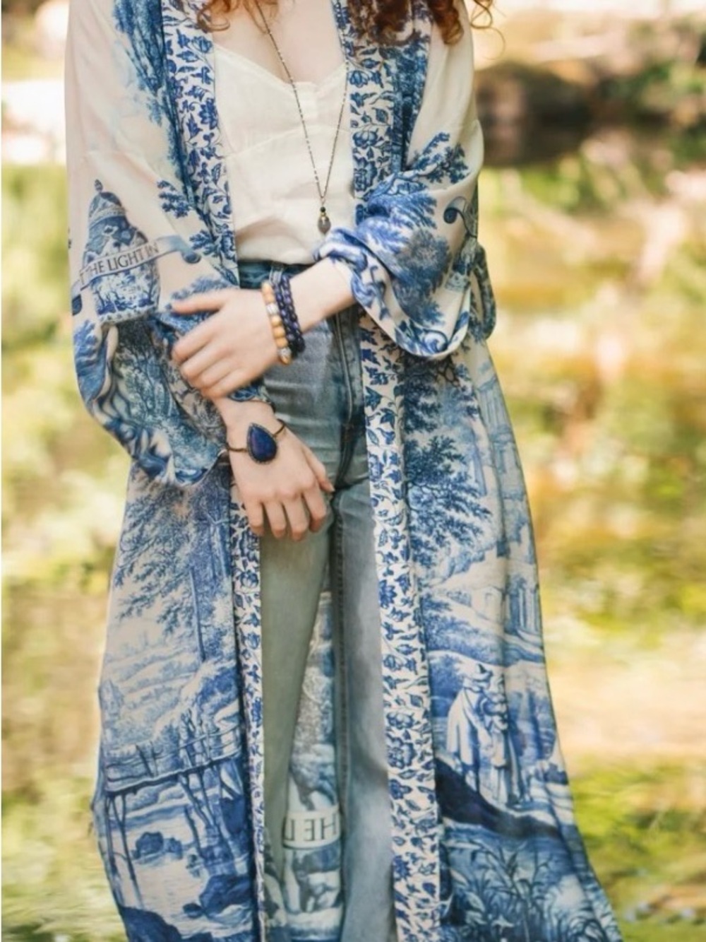 Market of Stars Let the Light In Blue & White Printed Kimono Robe - Women - Picture 4 of 7